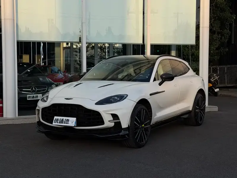 Aston Martin DBX, 2022
