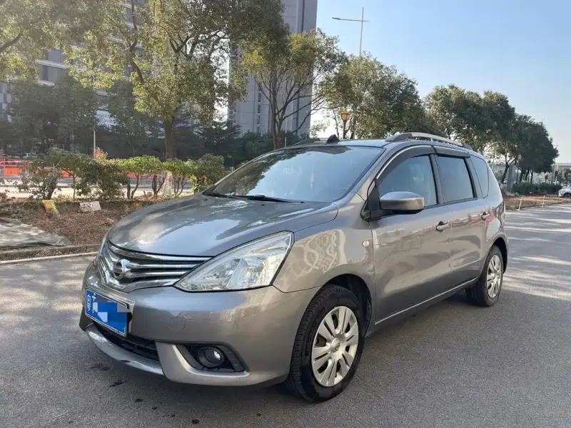 Nissan Livina, 2015