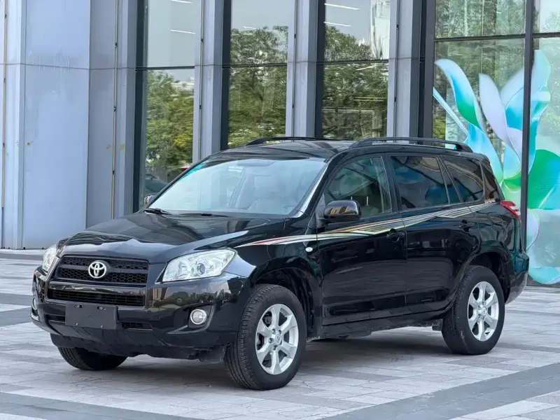 Toyota RAV4, 2010 — фото 1