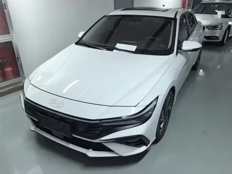 Hyundai Elantra, 2024