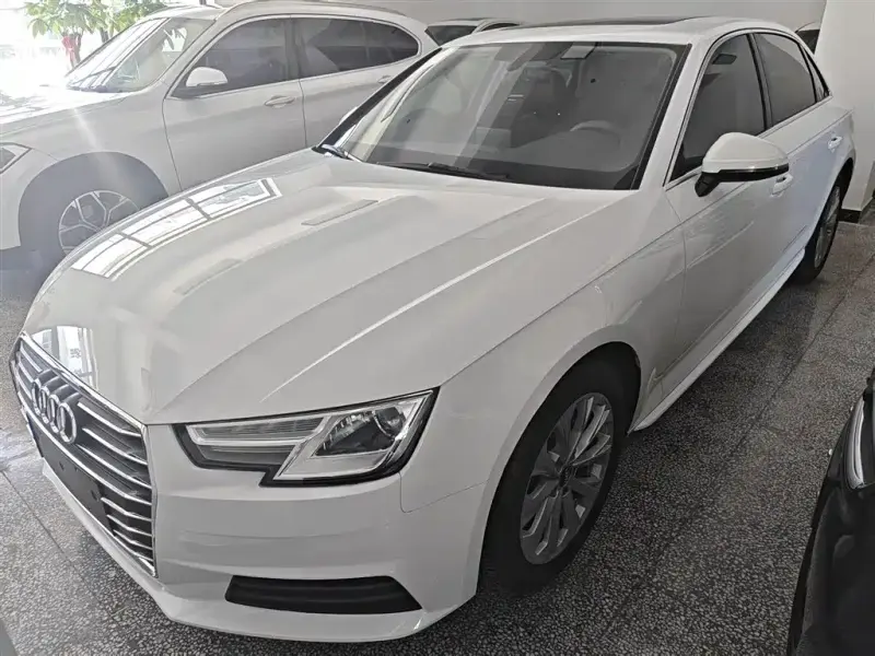 Audi A4L, 2017 — фото 1