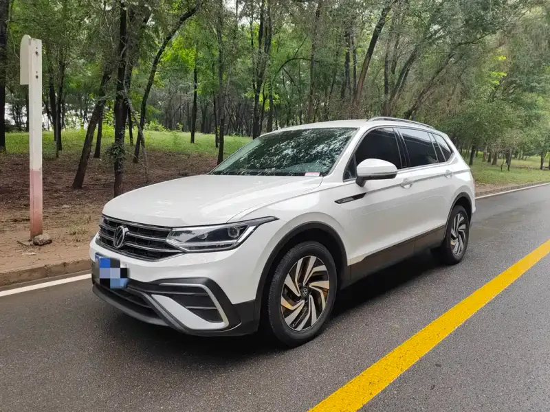 Volkswagen Tiguan L, 2022