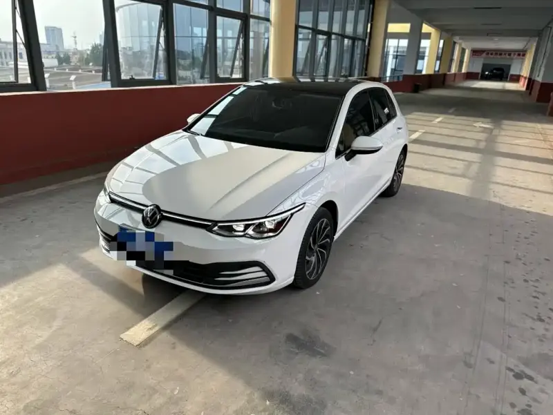 Volkswagen Golf, 2023