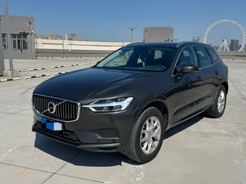 Volvo XC60, 2018 — фото 1