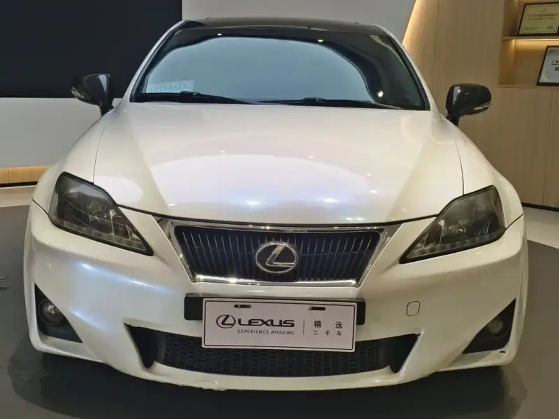Lexus IS, 2012