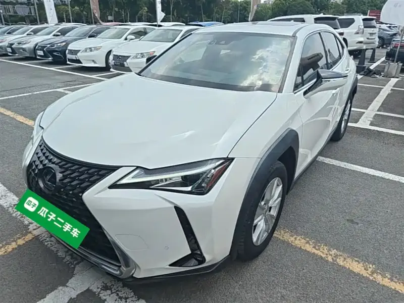 Lexus UX, 2021