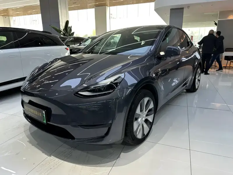 Tesla Model Y, 2023