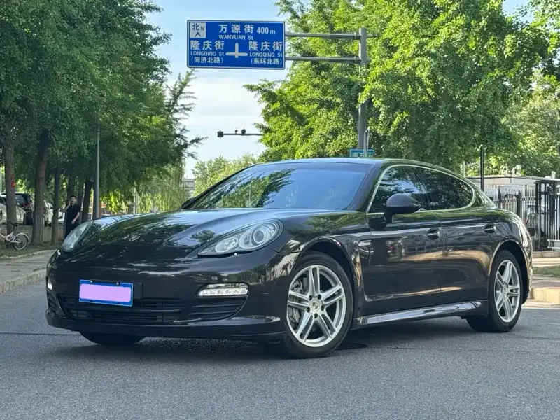 Porsche Panamera, 2011