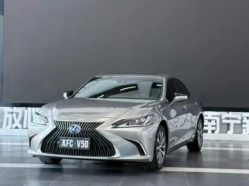 Lexus ES, 2019 — фото 1