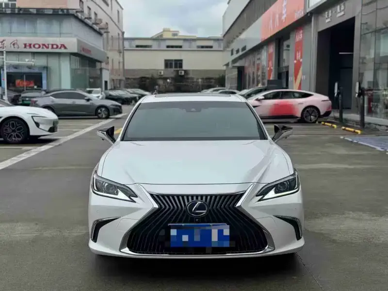 Lexus ES, 2018 — фото 1
