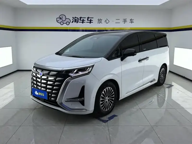 Denza D9, 2023