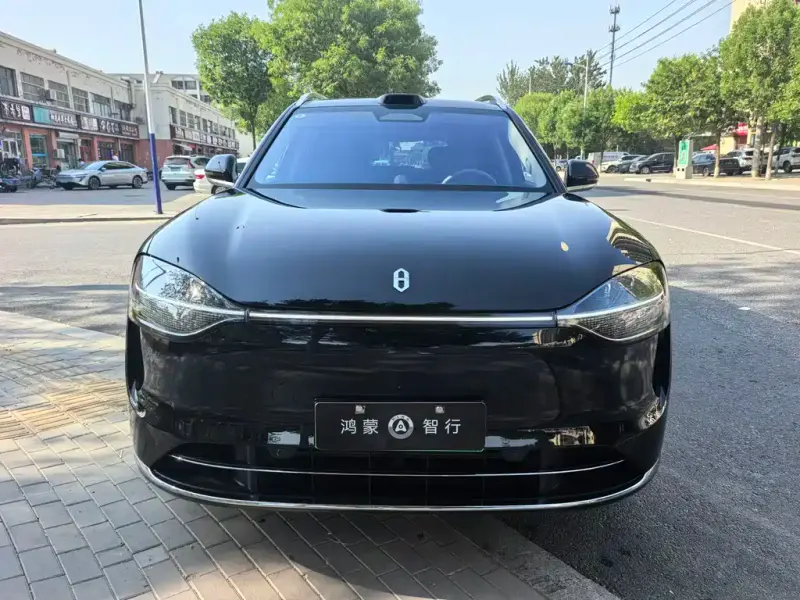 AITO M9, 2025