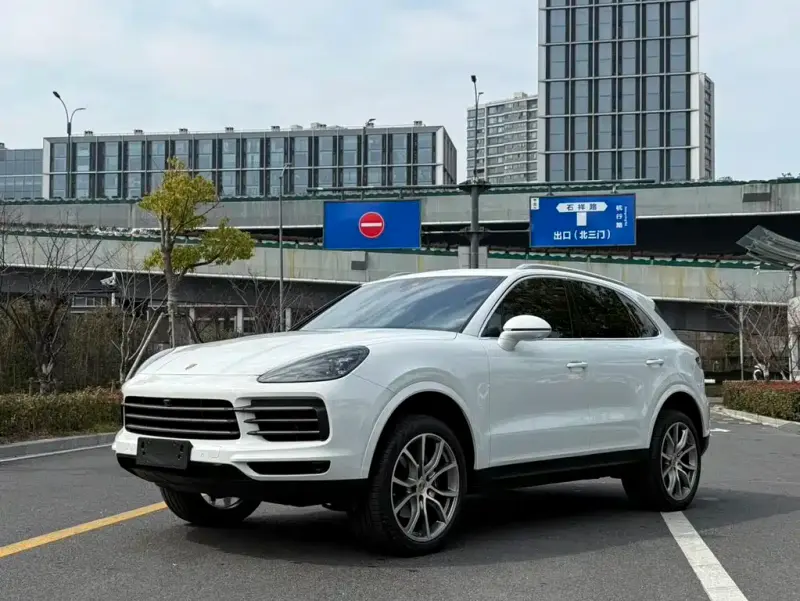 Porsche Cayenne, 2023