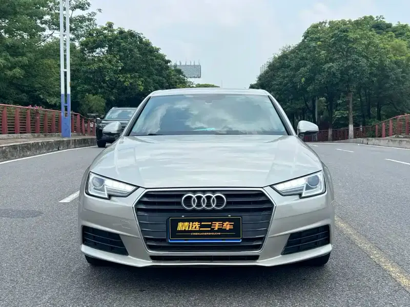 Audi A4L, 2017 — фото 1