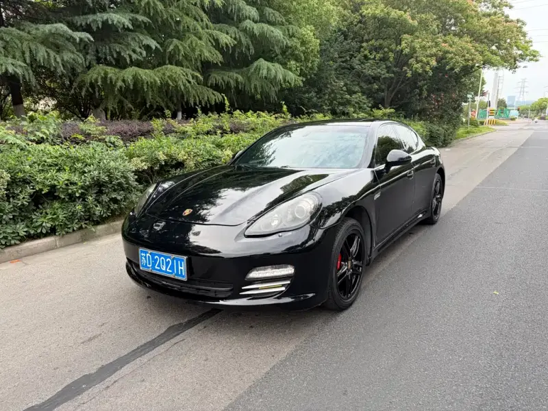 Porsche Panamera, 2011