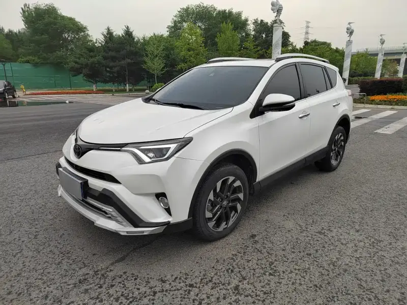 Toyota RAV4, 2019 — фото 1