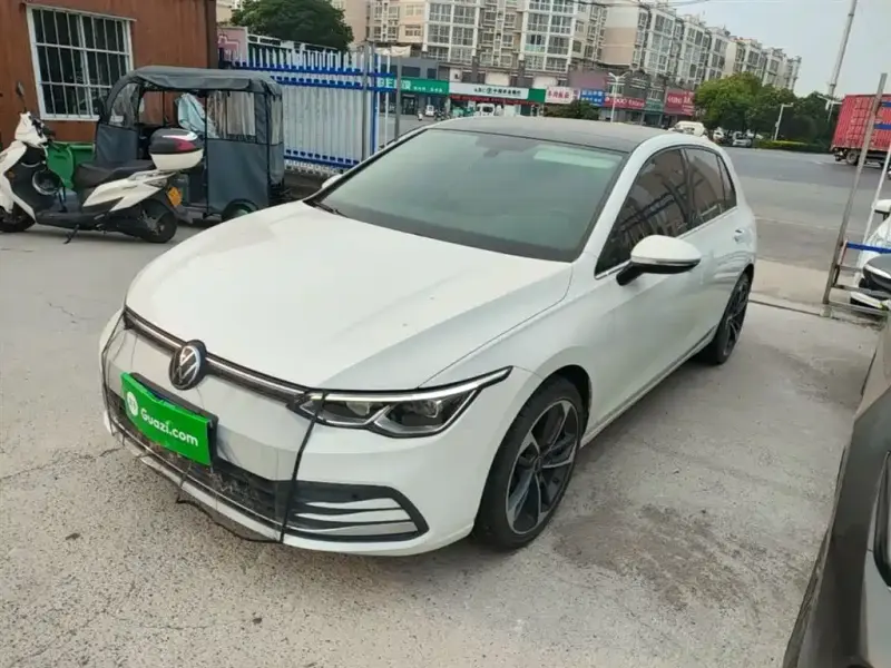 Volkswagen Golf, 2023