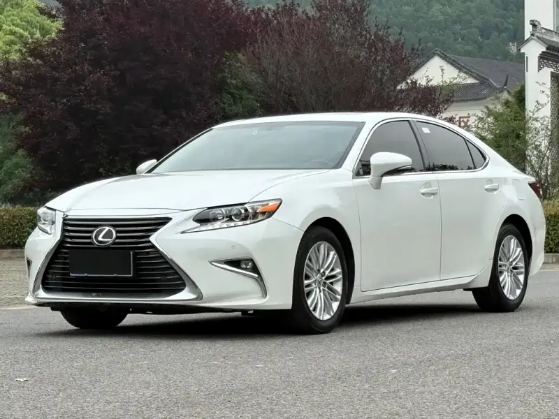 Lexus ES, 2017 — фото 1