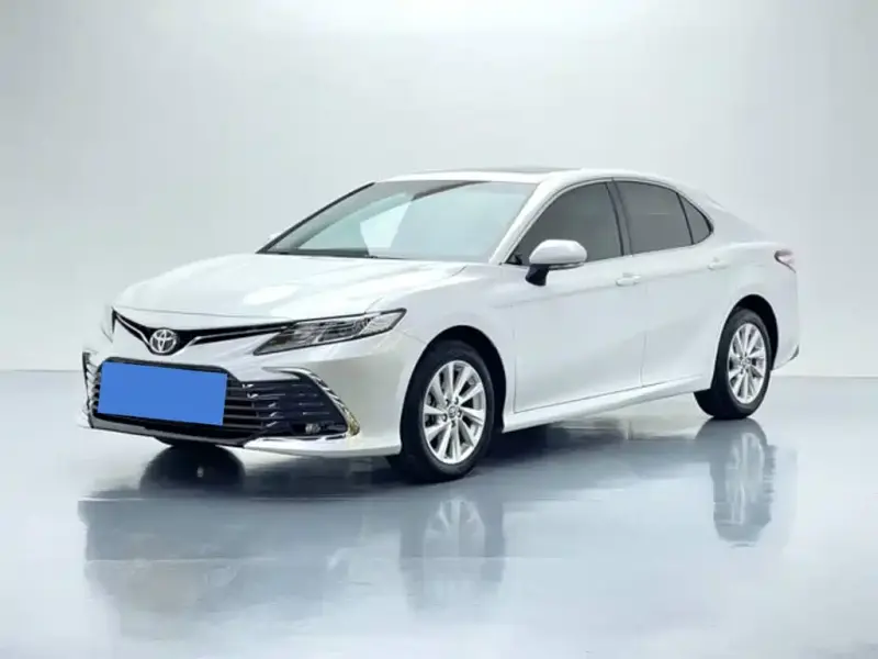 Toyota Camry, 2022 — фото 1