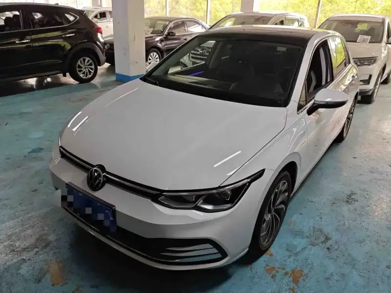 Volkswagen Golf, 2024