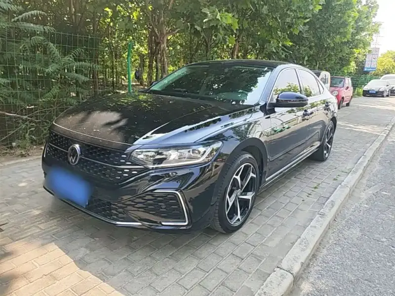 Volkswagen Passat, 2023