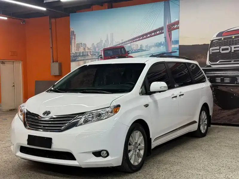 Toyota Sienna, 2016