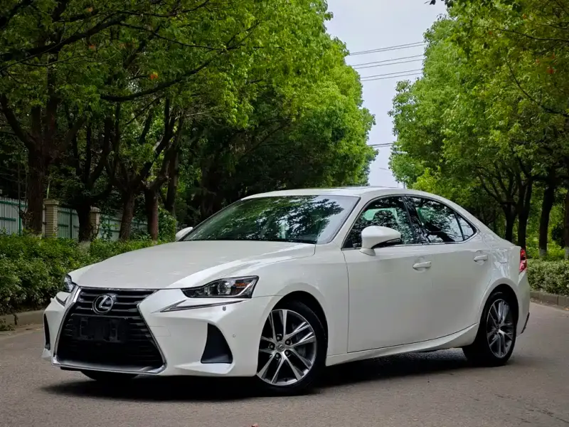 Lexus IS, 2019