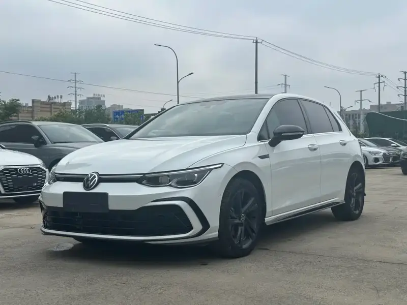Volkswagen Golf, 2023