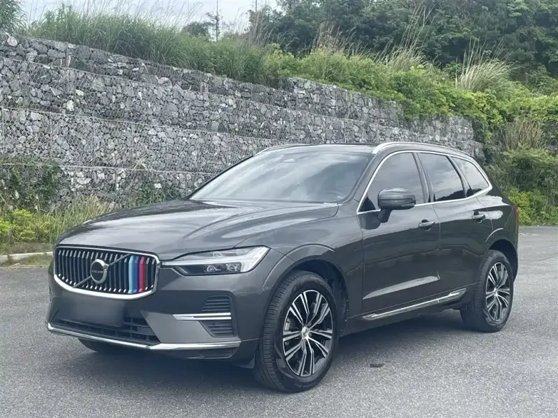 Volvo XC60, 2022 — фото 1