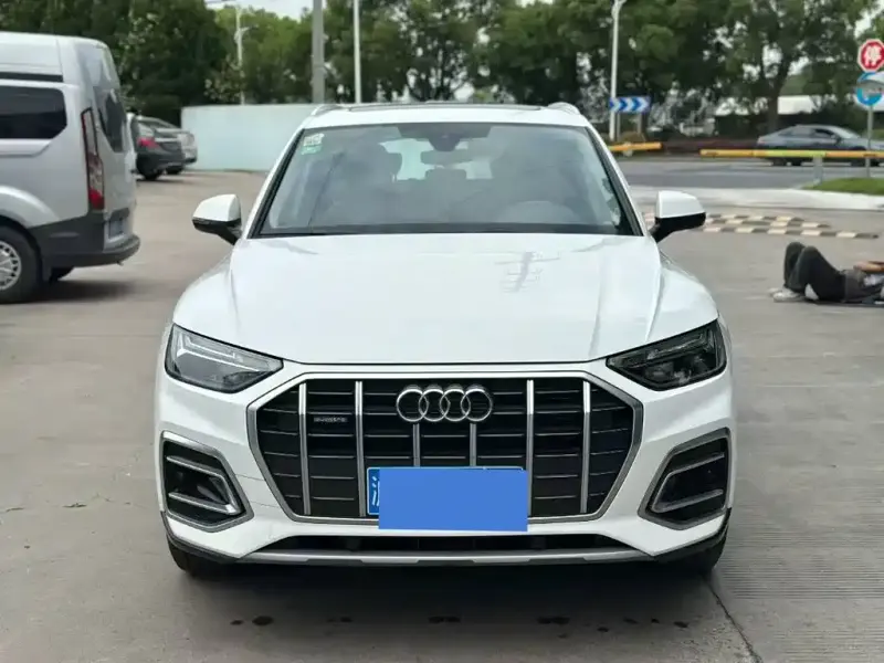 Audi Q5L, 2022