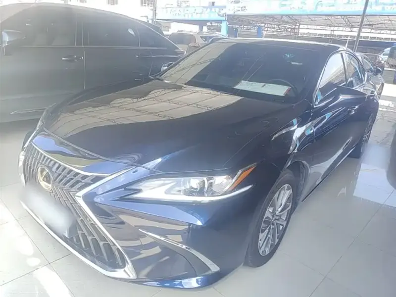 Lexus ES, 2023