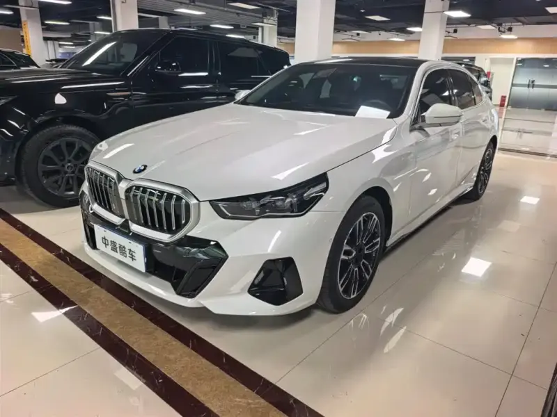 BMW 5 Series, 2026