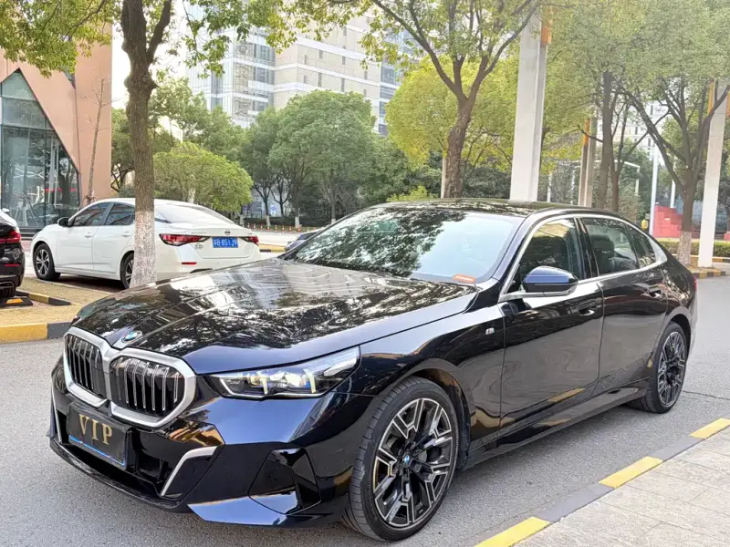 BMW 5 Series, 2025