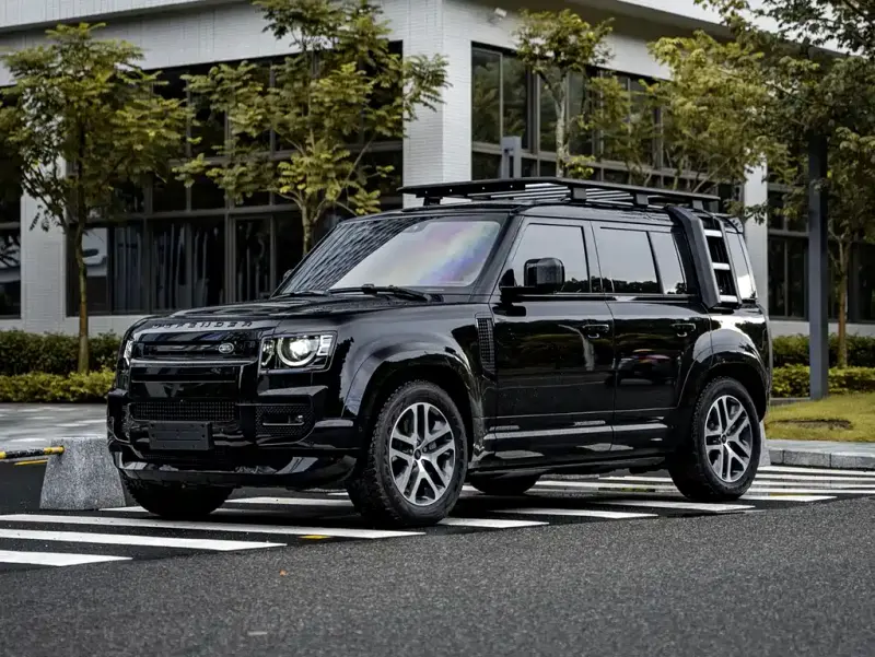 Land Rover Defender, 2023