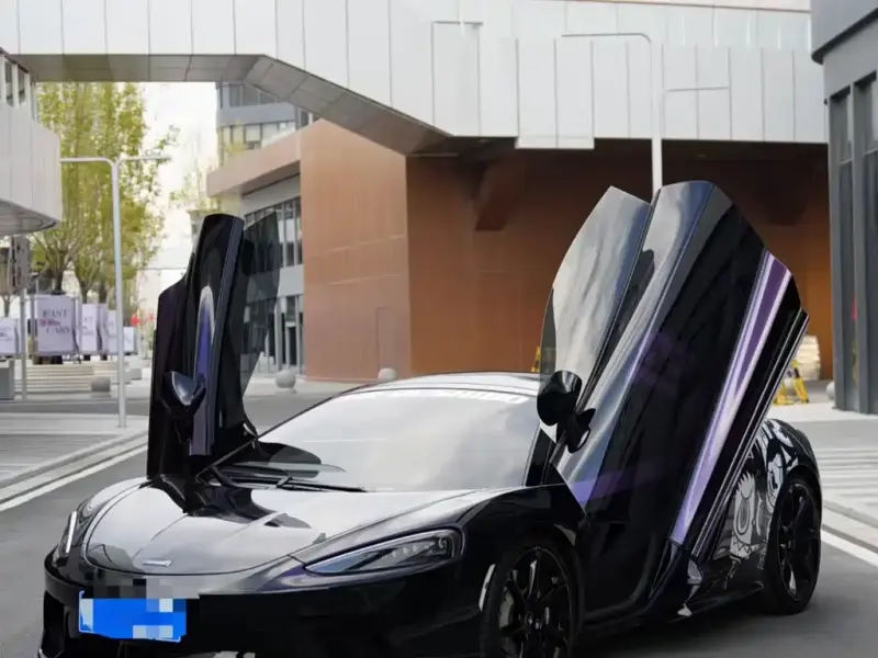 McLaren GT, 2022