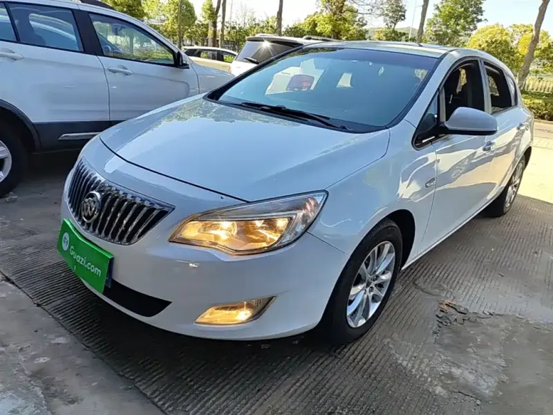 Buick Excelle, 2015