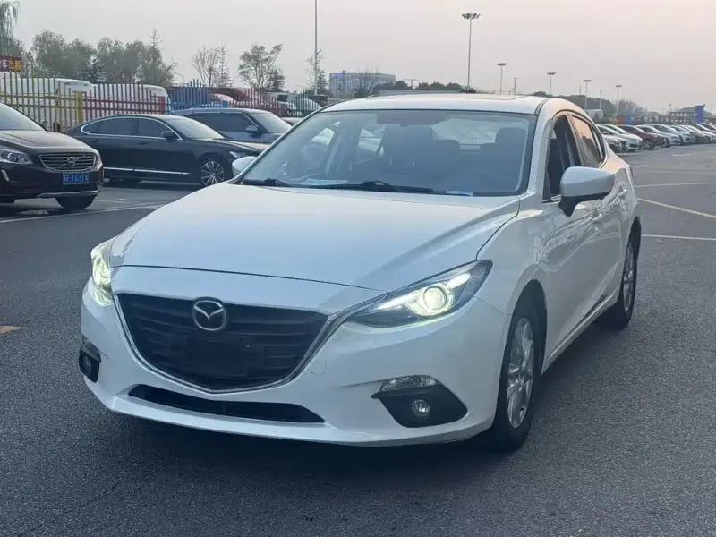 Mazda 3 Axela, 2017 — фото 1