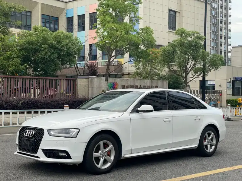 Audi A4L, 2015 — фото 1