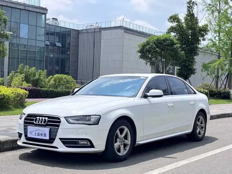 Audi A4L, 2015 — фото 1