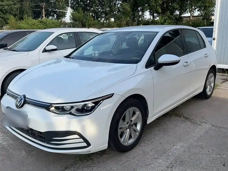 Volkswagen Golf, 2023