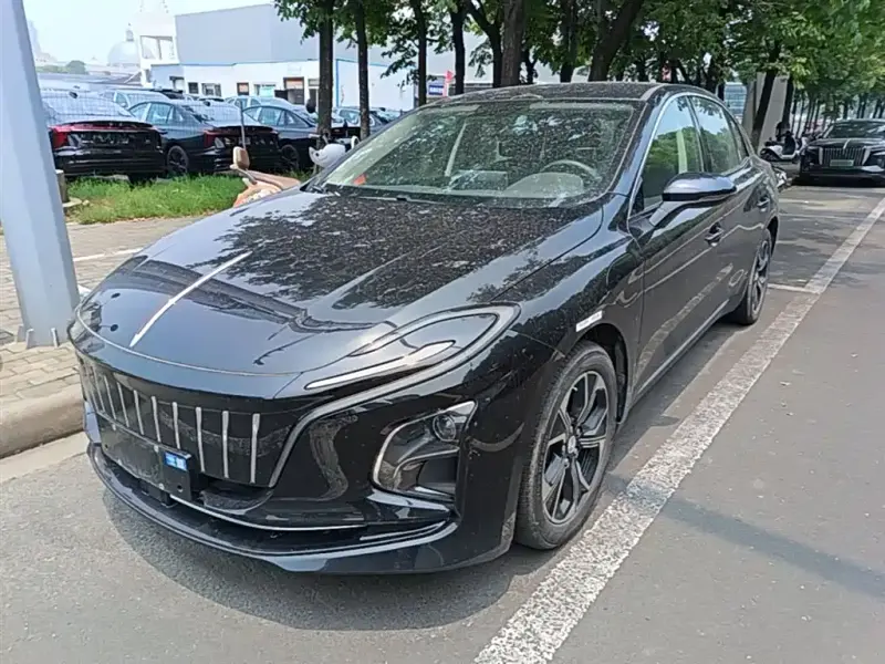 Hongqi E-QM5, 2024