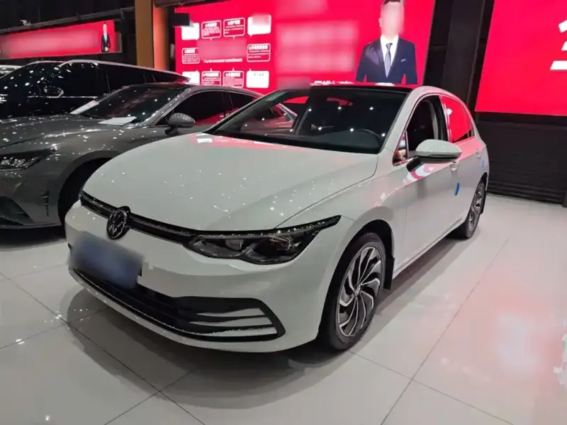 Volkswagen Golf, 2024