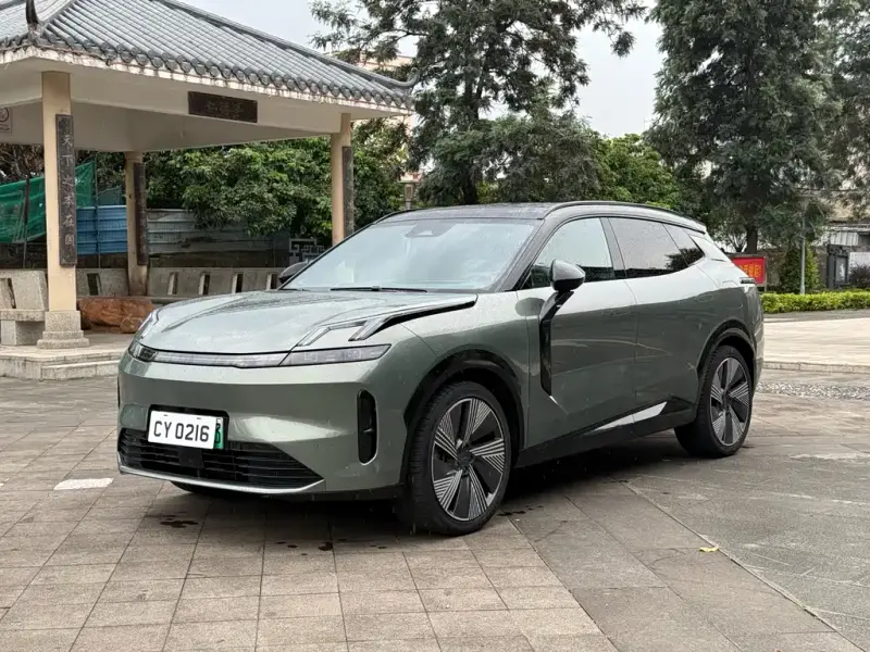 Lynk & Co 08 EM-P, 2023