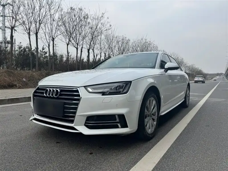 Audi A4L, 2020
