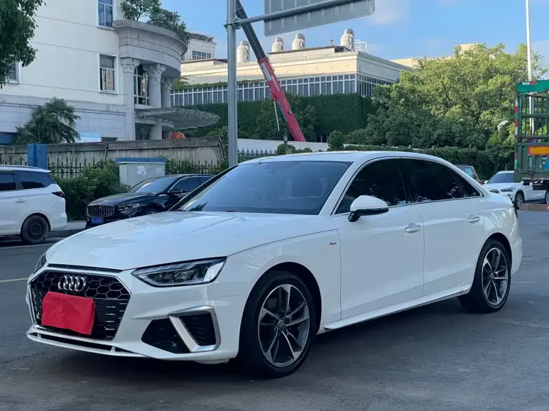 Audi A4L, 2021