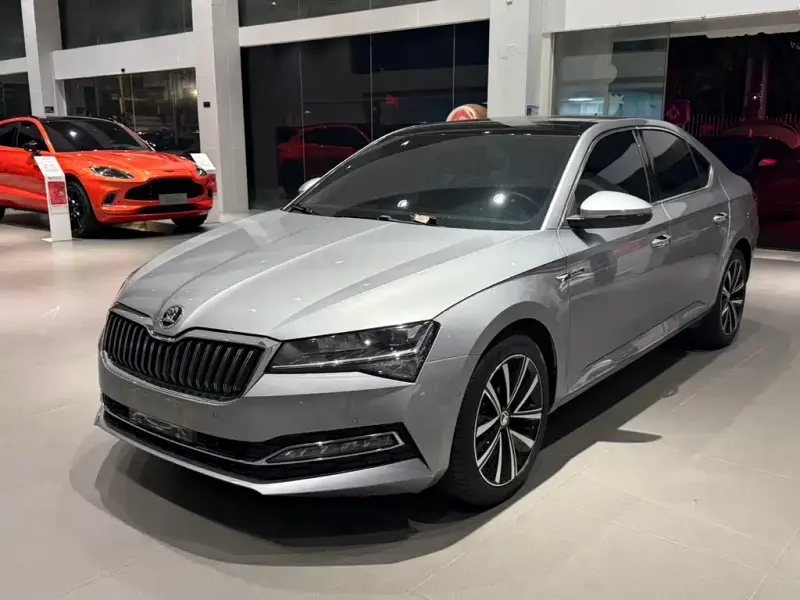 Skoda Superb, 2023 — фото 1
