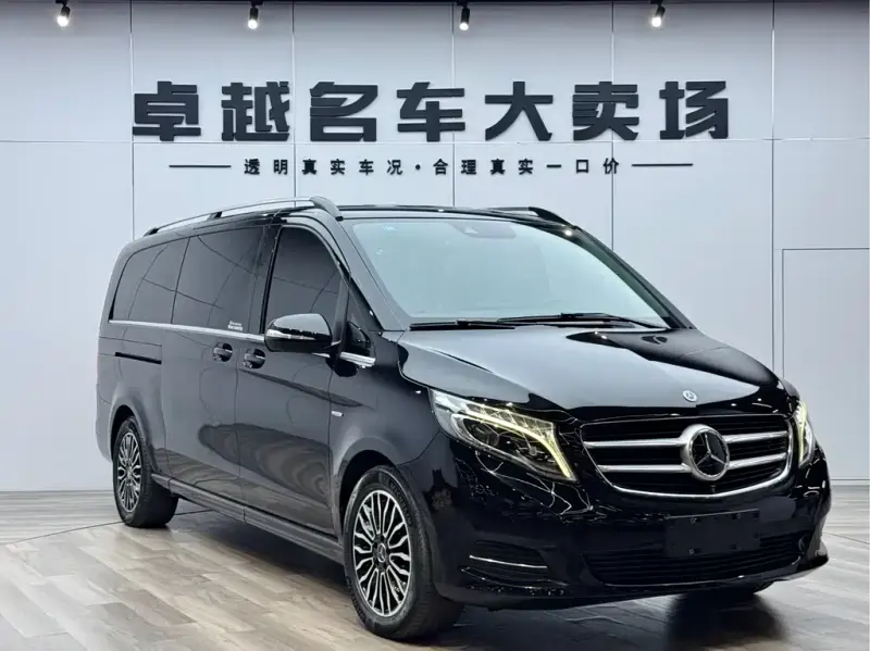 Mercedes-Benz V-Class, 2018 — фото 1