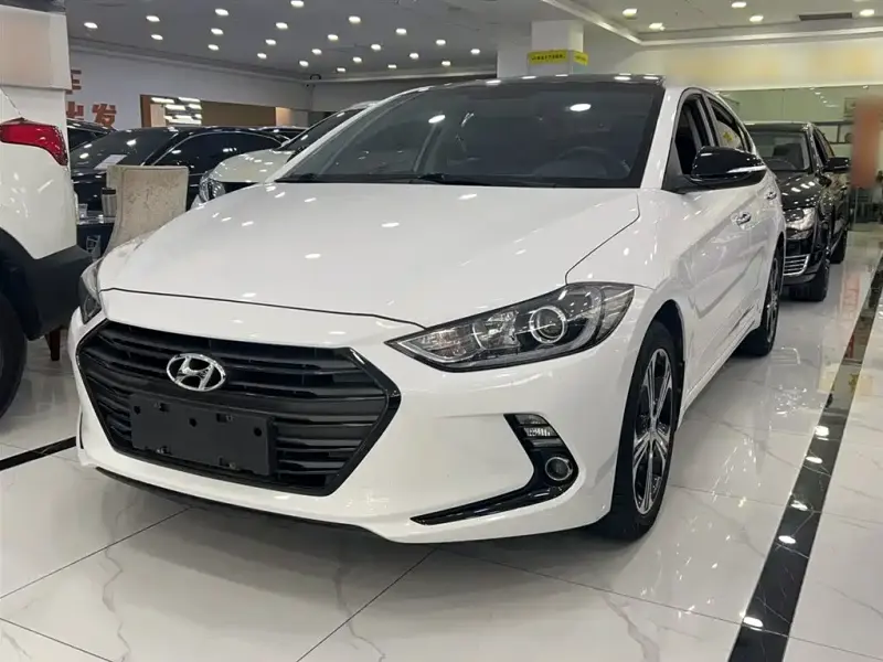 Hyundai Elantra, 2019 — фото 1