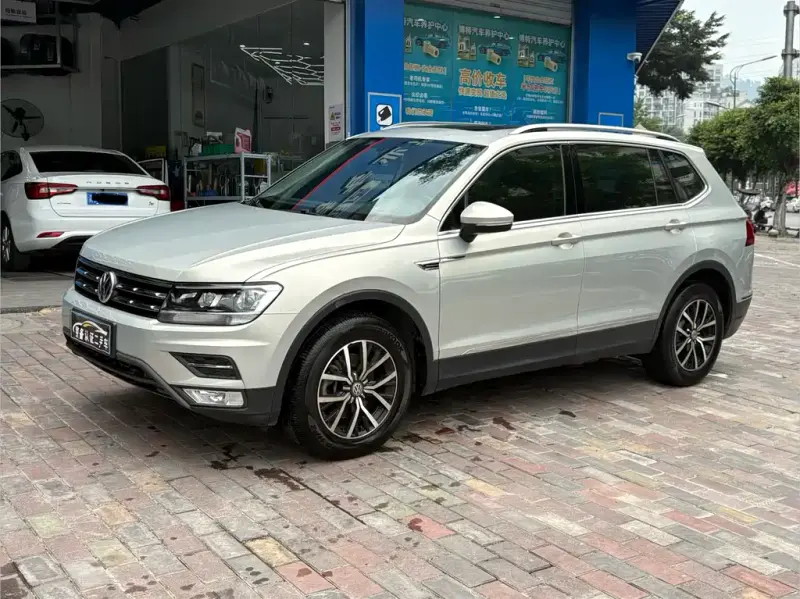 Volkswagen Tiguan L, 2017