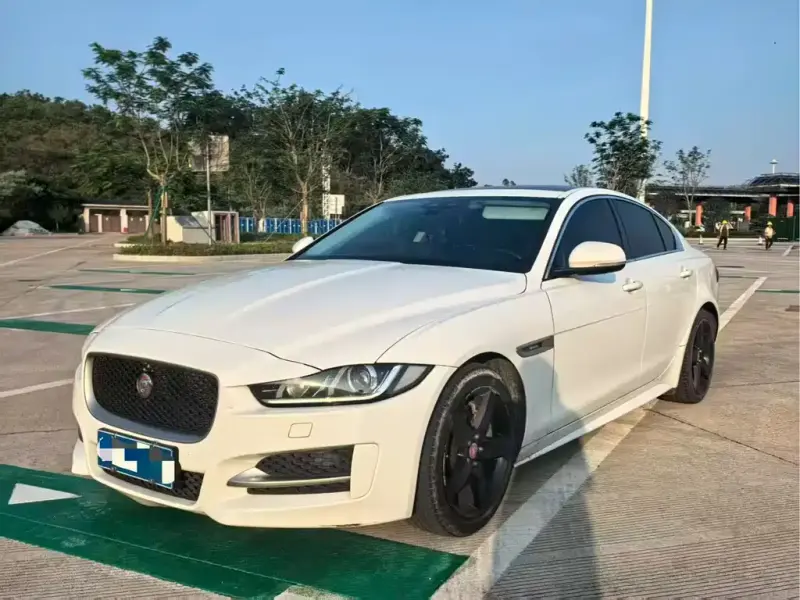 Jaguar XE, 2017